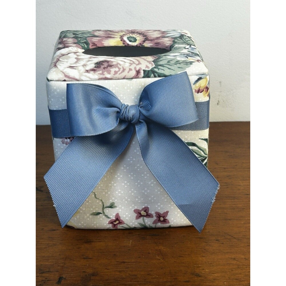 Vintage JCPenney Vineyard Inc Tissue Box Cover Floral Cottagecore Victorian